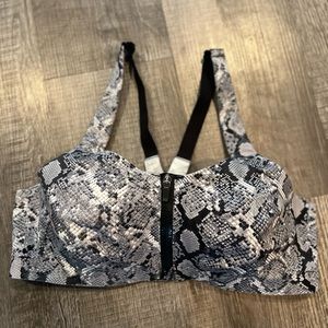Victoria secret sports bra 38c